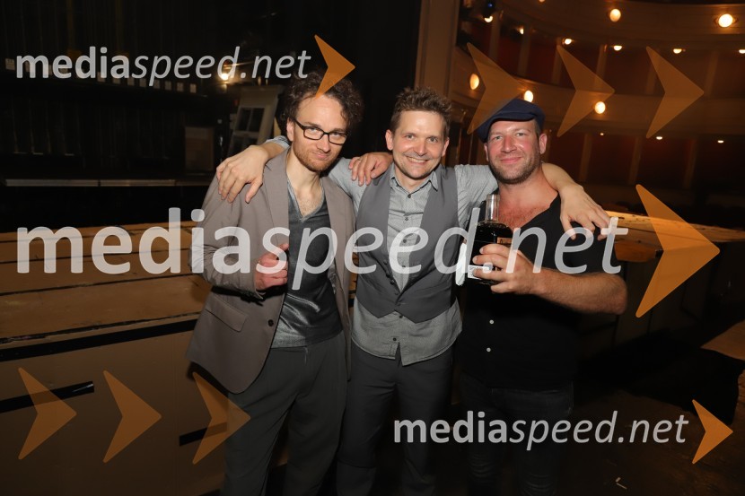  Matija Stipanič, igralec;  Matevž Biber, igralec;  Berecz IstvánTrpko komična drama Pijani odpira sezono v mariborski Drami