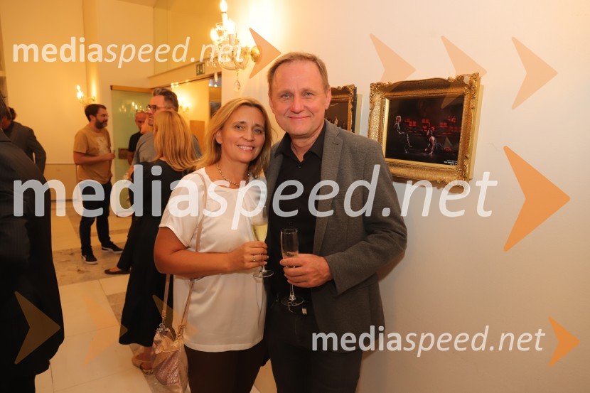 dr. Suzana Žilič Fišer; dr. Samo Peter Medved,  podžupan, Mestna občina Maribor Trpko komična drama Pijani odpira sezono v mariborski Drami