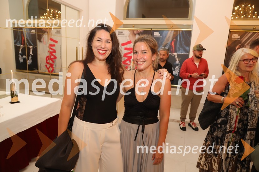  Minca Lorenci, igralka;  Ana Urbanc, igralkaTrpko komična drama Pijani odpira sezono v mariborski Drami