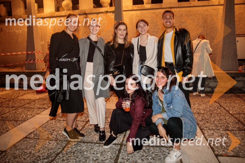  ... ;  ... ;  Tina Berk, sodelavka za odnose z javnostmi, Festival Ljubljana;  ... ;  ... ;  ... ;  ... Jan Plestenjak, koncert v Križankah