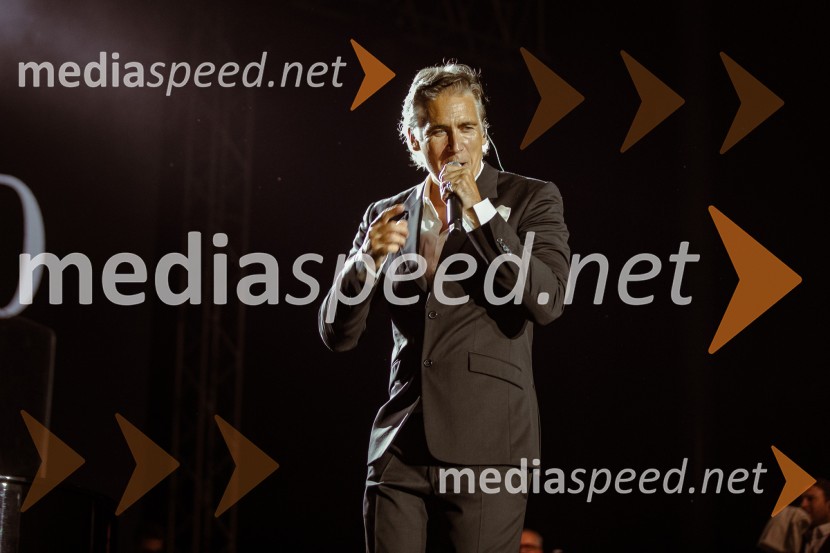  Jan Plestenjak, pevecJan Plestenjak, koncert v Križankah