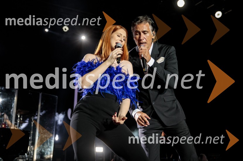  Eva Boto, pevka;  Jan Plestenjak, pevecJan Plestenjak, koncert v Križankah