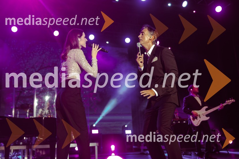  Monika Avsenik, pevka;  Jan Plestenjak, pevecJan Plestenjak, koncert v Križankah