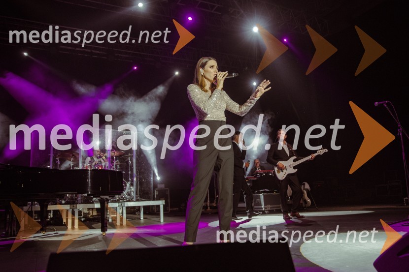  Monika Avsenik, pevkaJan Plestenjak, koncert v Križankah