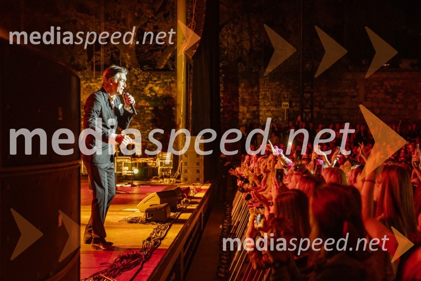  Jan Plestenjak, pevecJan Plestenjak, koncert v Križankah