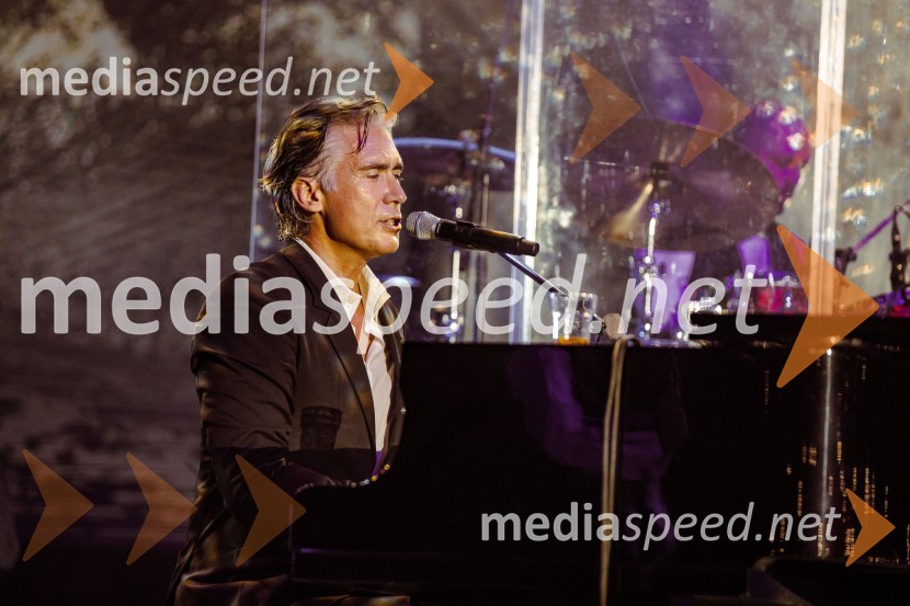  Jan Plestenjak, pevecJan Plestenjak, koncert v Križankah