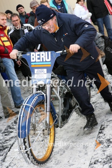 Zagon motorjaSPEEDWAY NA LEDU, polfinale svetovnega prvenstva posameznikov, 2. dirka
