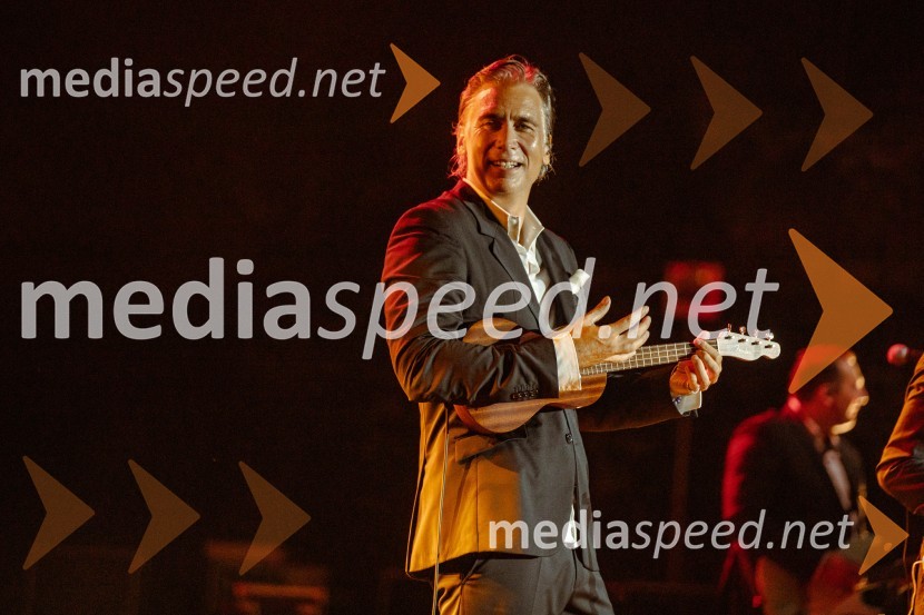  Jan Plestenjak, pevecJan Plestenjak, koncert v Križankah