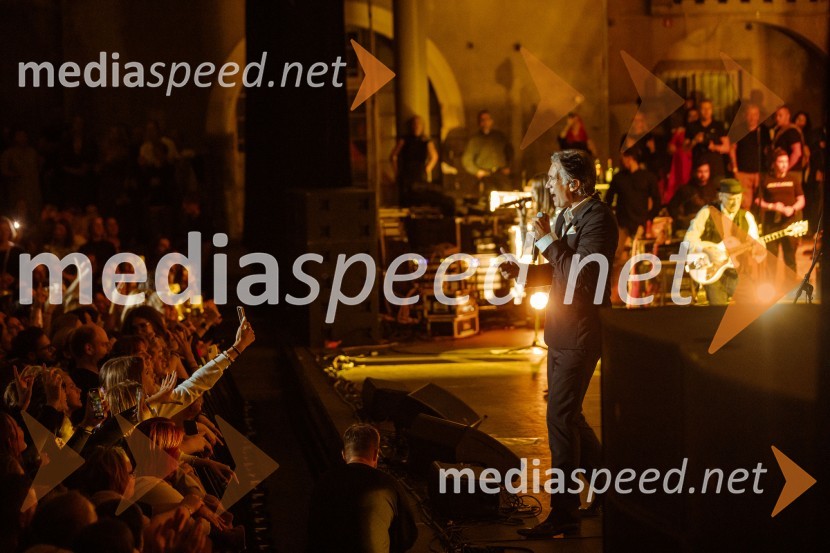  Jan Plestenjak, pevecJan Plestenjak, koncert v Križankah