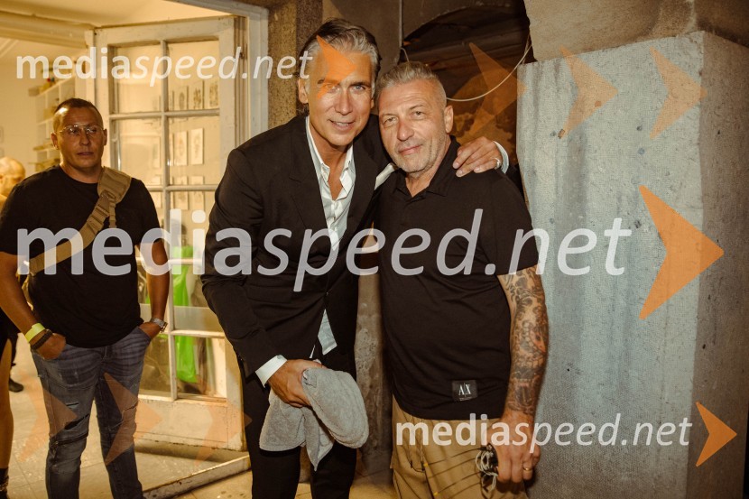  Jan Plestenjak, pevec;  ... Jan Plestenjak, koncert v Križankah