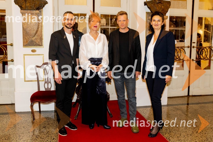  Jernej Pristov, vodja službe za odnose z javnostmi SNG Drama Ljubljana;  Vesna Jurca Tadel, ravnateljice SNG Drama Ljubljana;  Luka Nabergoj, pomočnik ravnateljice SNG Drama Ljubljana;  Ema Peruš, vodja abonmajev SNG Drama LjubljanaAntigona, prva premiera nove sezone v SNG Drama Ljubljana