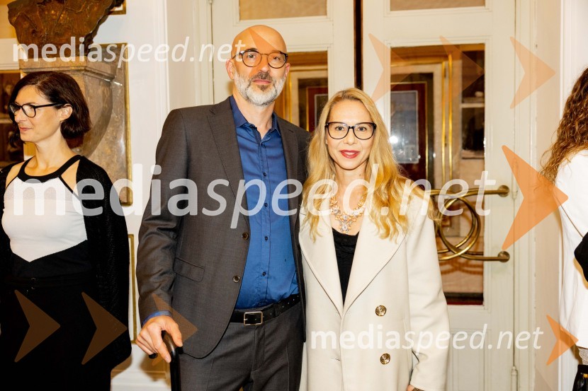  Zoran Trop;  Saša  Mihelčič, igralkaAntigona, prva premiera nove sezone v SNG Drama Ljubljana