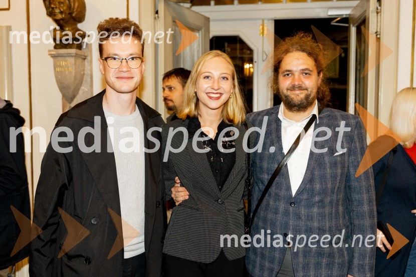  Žan Brelih Hatunić, igralec;  Lara Ekar Grlj, koreografinja;  Luka Marcen, režiserAntigona, prva premiera nove sezone v SNG Drama Ljubljana