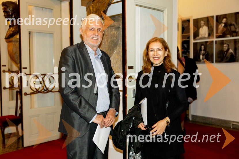 dr. Pavel Gantar, politik;  Alenka Arko, glavna urednica in voditeljica oddaje PreverjenoAntigona, prva premiera nove sezone v SNG Drama Ljubljana