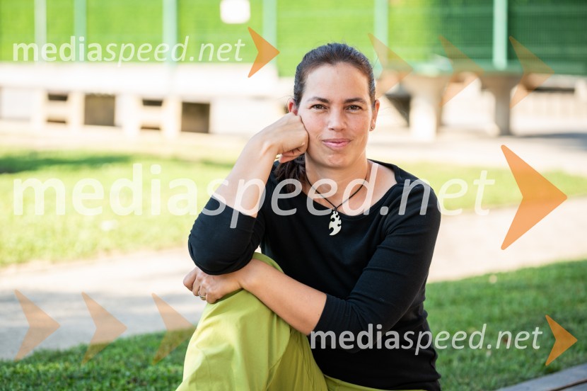  Katarina Bizjak Slanič, učiteljica športne vzgoje in raziskovalkaKatarina Bizjak Slanič, portret