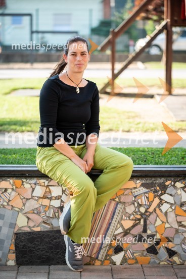  Katarina Bizjak Slanič, učiteljica športne vzgoje in raziskovalkaKatarina Bizjak Slanič, portret