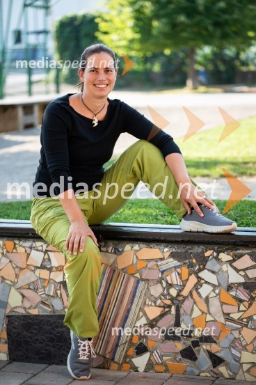  Katarina Bizjak Slanič, učiteljica športne vzgoje in raziskovalkaKatarina Bizjak Slanič, portret