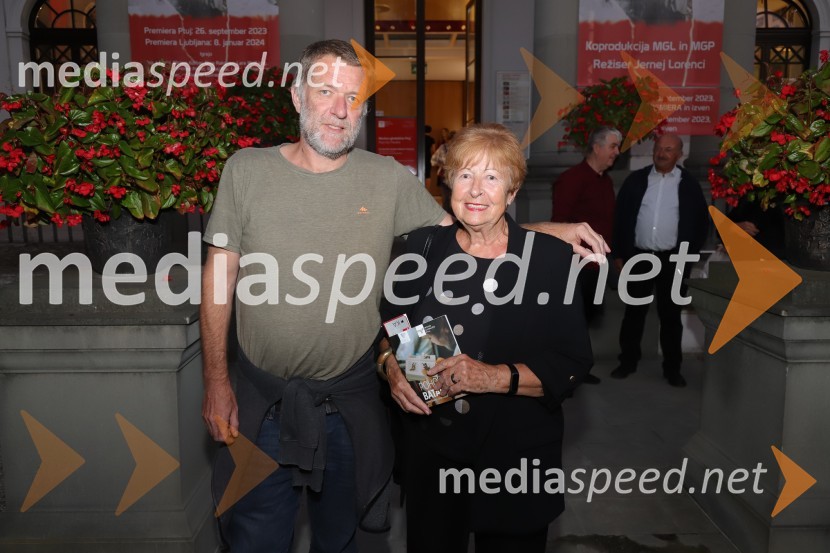  Jernej Lorenci, gledališki režiser;  Jožica LorenciPremiera koprodukcijske predstave Pohorski bataljon