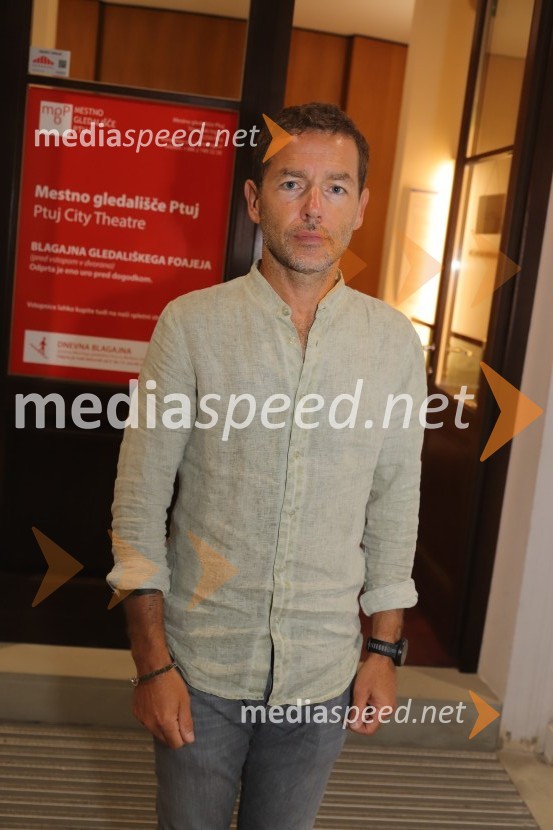  Aleš Novak, umetniški direktor Festival Borštnikovo srečanjePremiera koprodukcijske predstave Pohorski bataljon