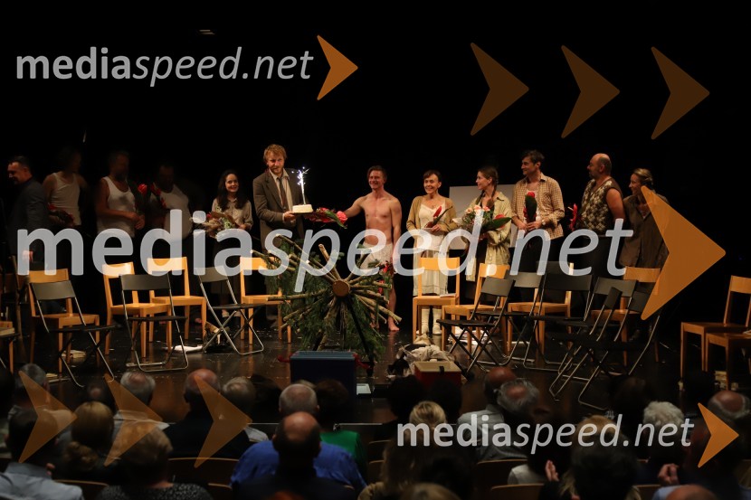  Lara Wolf Završnik, igralka;  Matej   Puc, igralec;  Jure Rajšp, igralec;  Mirjam Korbar, igralka;  Nina Rakovec, igralka, pevka;  Branko Jordan, igralec;  Gaber K. Trseglav, igralec;  Mojca Funkl, igralkaPremiera koprodukcijske predstave Pohorski bataljon