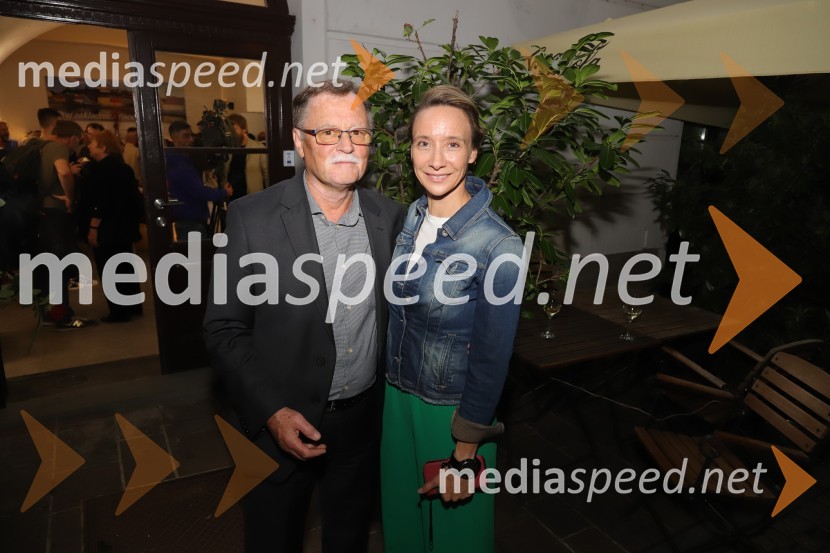  ... ;  Mojca Funkl, igralkaPremiera koprodukcijske predstave Pohorski bataljon