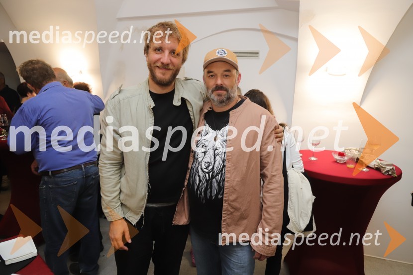  Matej   Puc, igralec;  Gaber K. Trseglav, igralecPremiera koprodukcijske predstave Pohorski bataljon