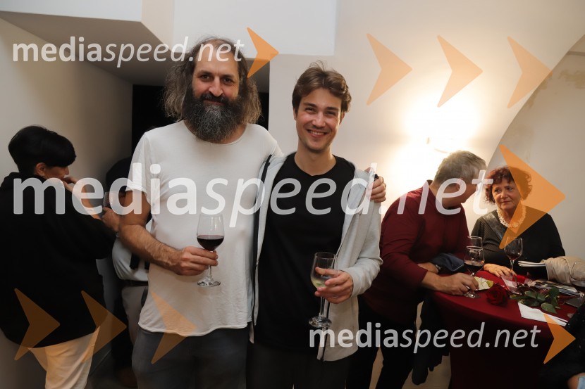  Branko Hojnik, scenograf;  Žiga Hren, AGRFT, študent gledališke režijePremiera koprodukcijske predstave Pohorski bataljon