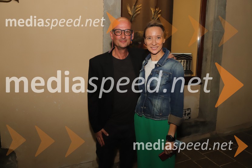  Miha Golob, upravnik in umetniški vodja, SLG Celje;  Mojca Funkl, igralkaPremiera koprodukcijske predstave Pohorski bataljon