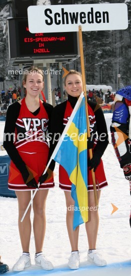 Štartni dekliciSPEEDWAY NA LEDU, polfinale svetovnega prvenstva posameznikov, 2. dirka