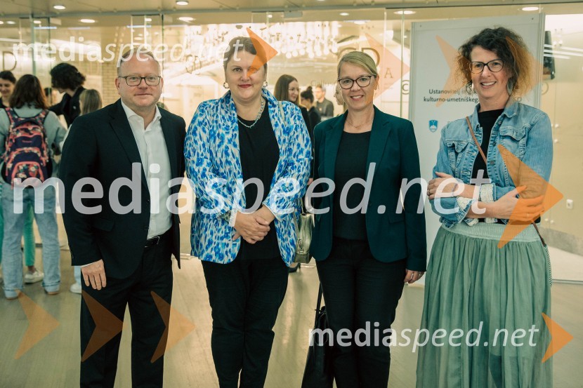 mag. Aleš Drenik, vodja programa resne glasbe, opere in balet, Cankarjev dom;  Uršula Cetinski, generalna direktorica, Cankarjev dom;  ... ;  ... Koncert Ensemble Moderna v Cankarjevem domu