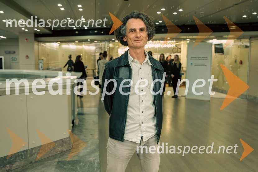  Jure Longyka, moderatorKoncert Ensemble Moderna v Cankarjevem domu