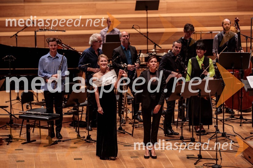  Nika Gorič, sopranistka;  Lucie  Leguay, dirigentkaKoncert Ensemble Moderna v Cankarjevem domu