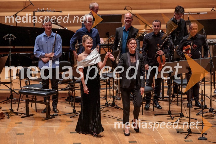 Nika Gorič, sopranistka;  Lucie  Leguay, dirigentkaKoncert Ensemble Moderna v Cankarjevem domu