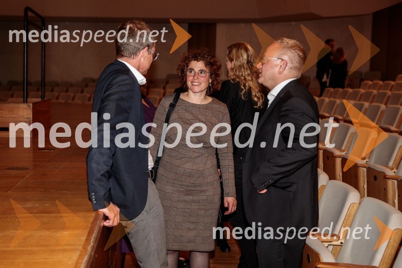  Christian Fauschs, umetniški vodja Ensemble Modern; dr. Alix Landgrebe, direktorica, Goethe Institut v Ljubljani; mag. Aleš Drenik, vodja programa resne glasbe, opere in balet, Cankarjev domKoncert Ensemble Moderna v Cankarjevem domu