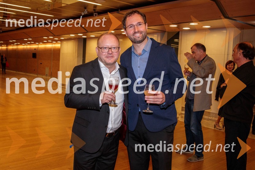 mag. Aleš Drenik, vodja programa resne glasbe, opere in balet, Cankarjev dom;  Vito Žuraj, skladateljKoncert Ensemble Moderna v Cankarjevem domu