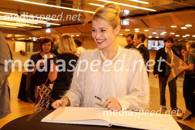  Nika Gorič, sopranistkaKoncert Ensemble Moderna v Cankarjevem domu