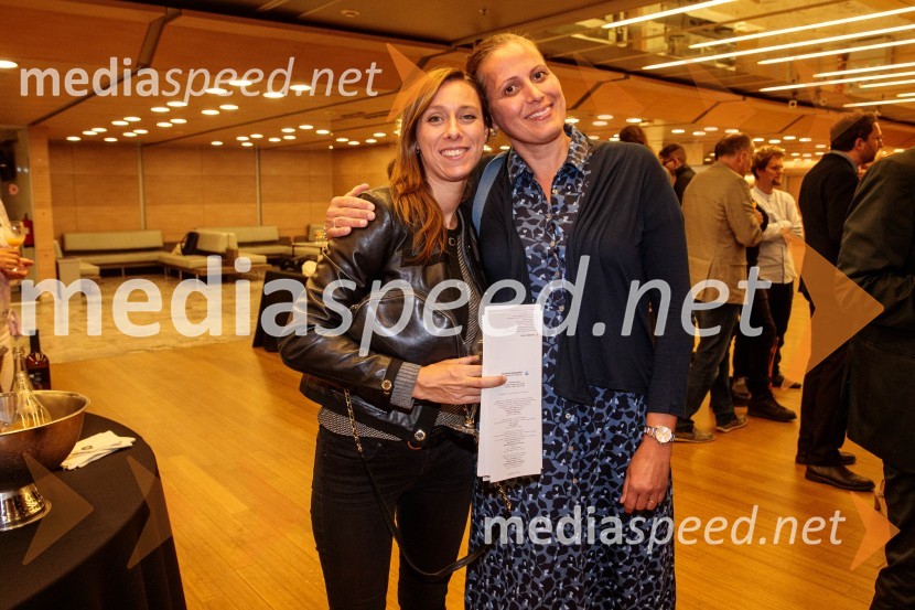  Lucie  Leguay, dirigentka;  Ina MeinekeKoncert Ensemble Moderna v Cankarjevem domu