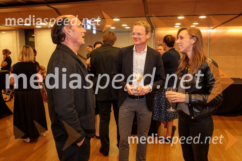  Franck Ollu, glasbeni izvajalec;  Christian Fausch, Ensemble Modern GBR;  Lucie  Leguay, dirigentkaKoncert Ensemble Moderna v Cankarjevem domu