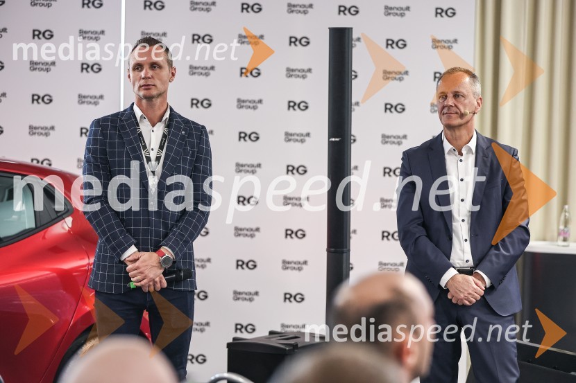  Petar Nevistić, glavni direktor GA Croatia;  Jože Bele, direktor proizvodnje, Revoz, d.d.Prenovljeni Renault Clio, predstavitev