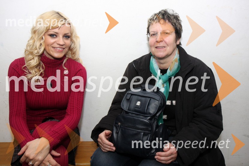 Brigita Šuler, pevka in Asja Matjaž, novinarka VečeraWerner z gosti, koncertna turneja