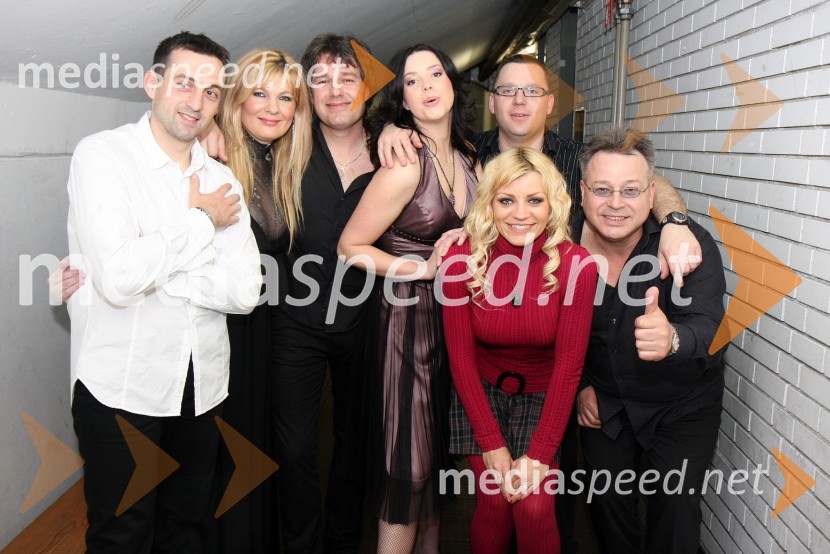 Robert Ciglar, član skupine Nova legija, ..., Janez Zorjan, član skupine Nova legija, Andreja Pinotič, pevka skupine Nova legija, Zvonko Zorjan, Stanko Zorjan, člana skupine Nova legija in Brigita Šuler, pevkaWerner z gosti, koncertna turneja