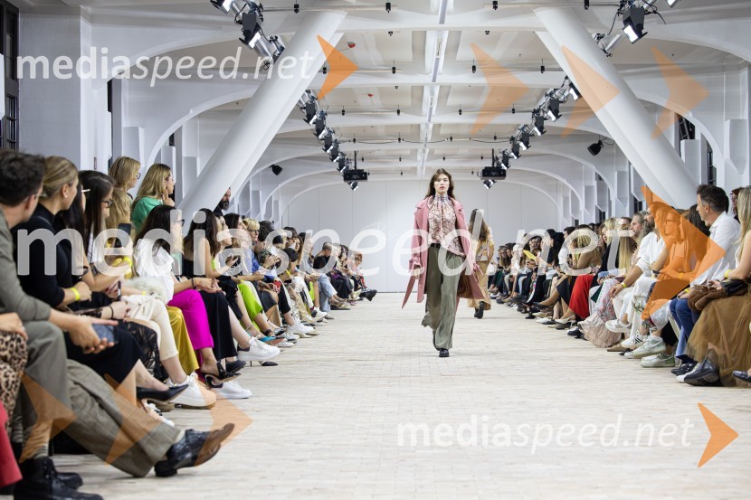  Karo Drake, manekenkaLjubljana Fashion Week 2023, modne revije, drugi dan