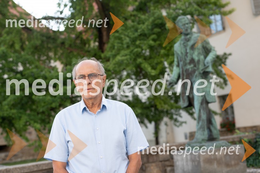  Ivan Lorenčič, nekdanji ravnatelj, II. gimnazija MariborIvan Lorenčič, dolgoletni ravnatelj mariborske II. gimnazije