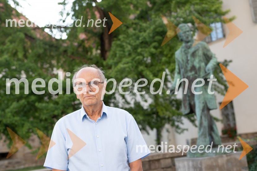  Ivan Lorenčič, nekdanji ravnatelj, II. gimnazija MariborIvan Lorenčič, dolgoletni ravnatelj mariborske II. gimnazije