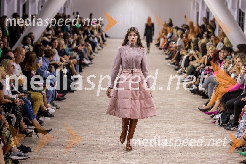  Karo Drake, manekenkaLjubljana Fashion Week 2023, modne revije, tretji dan