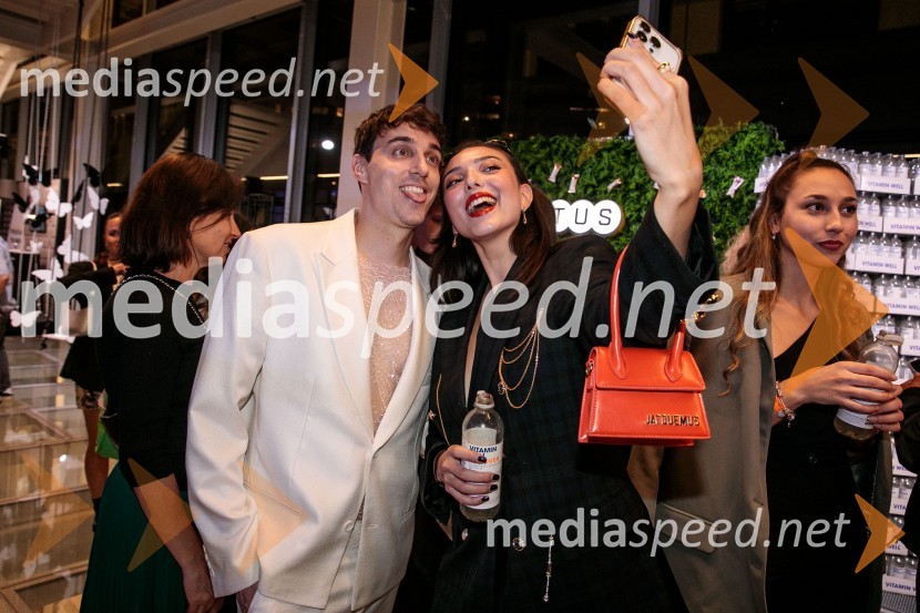  Nino Ošlak, pevec;  Tiana Memon, modelLjubljana Fashion Week 2023, modne revije, tretji dan