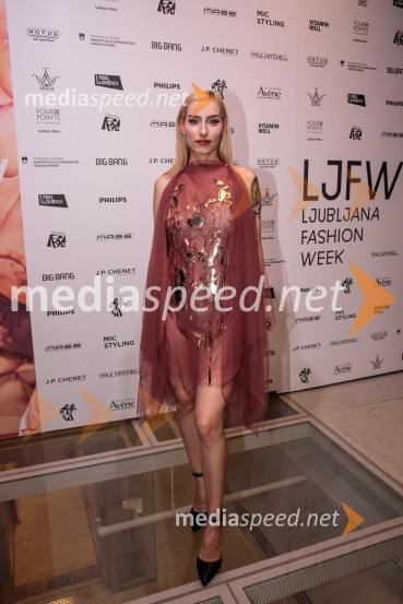  Sara Briški Cirman - Raiven, pevka, harfistkaLjubljana Fashion Week 2023, modne revije, tretji dan