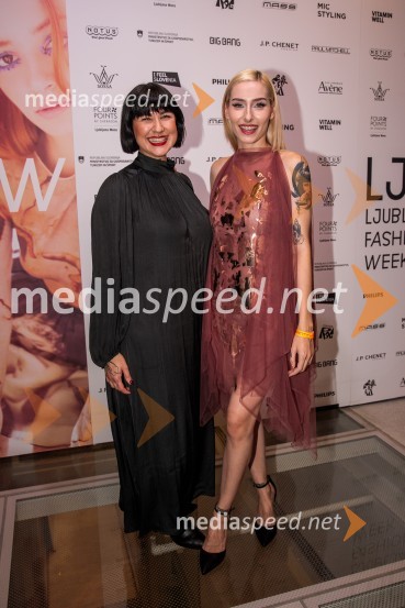  ... ;  Sara Briški Cirman - Raiven, pevka, harfistkaLjubljana Fashion Week 2023, modne revije, tretji dan