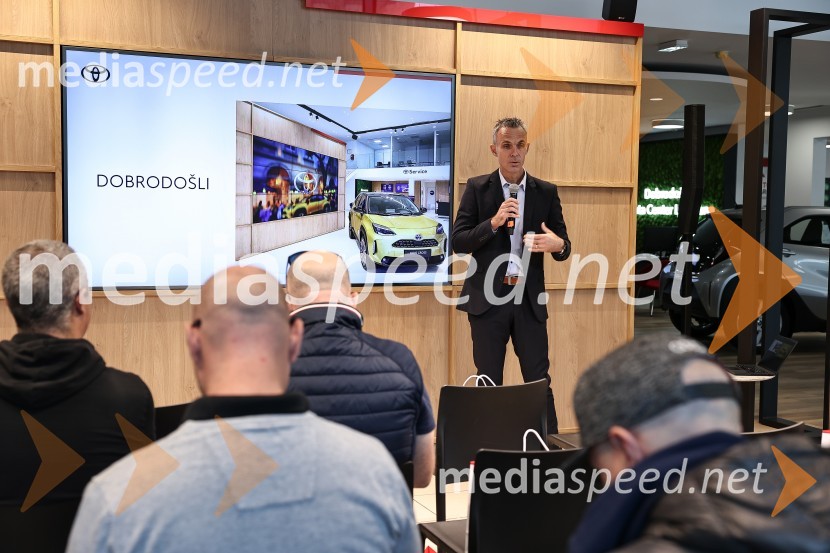  Primož Tiringar, direktor Toyota SlovenijaNova Toyota Prius Plug-In, predstavitev