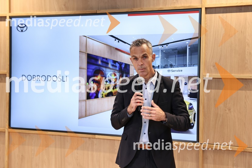  Primož Tiringar, direktor Toyota SlovenijaNova Toyota Prius Plug-In, predstavitev